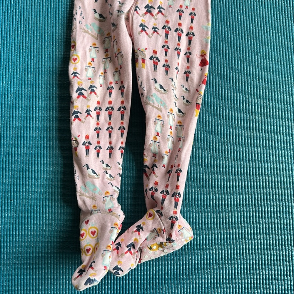Hanna Andersson Little Sleepers with Feet Twelve Days of Christmas Pink Pajamas - Picture 5 of 8